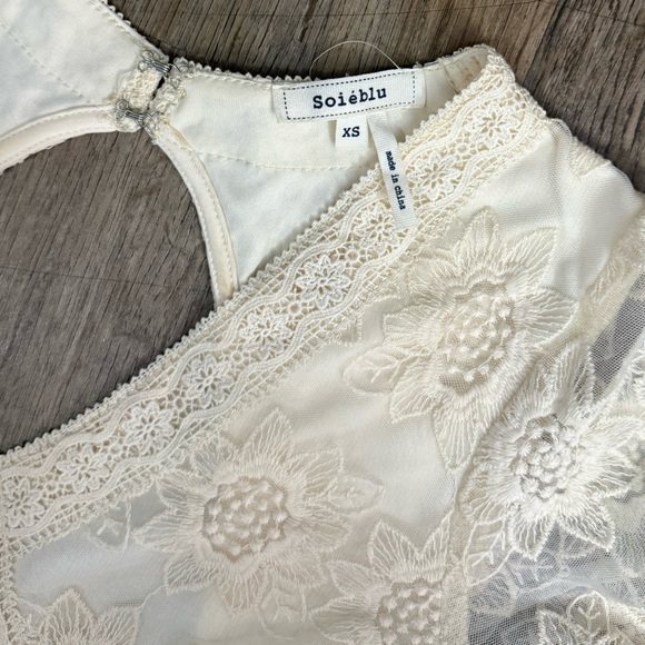 Soieblu • Short Sleeve V-Neck Mixed Lace Sheath Dress - Picture 6 of 16